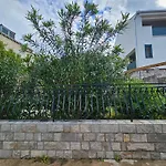 Gruz Hideaway
