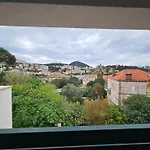 Gruz Hideaway دوبروفينك